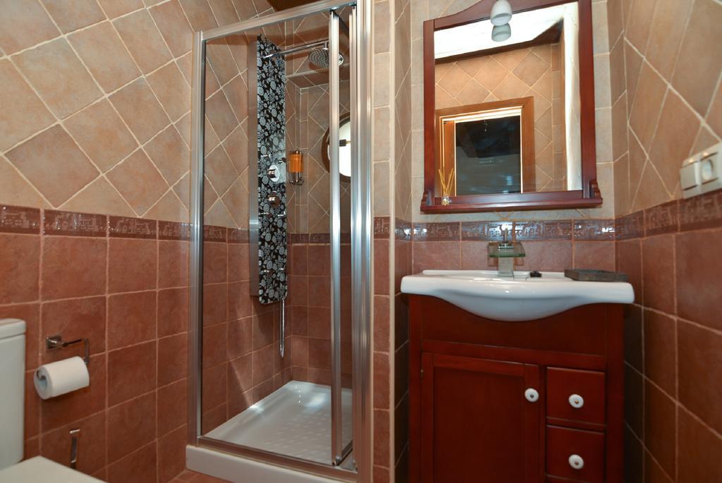 Apartamentos La Casa Del Grial Toledo Quarto foto