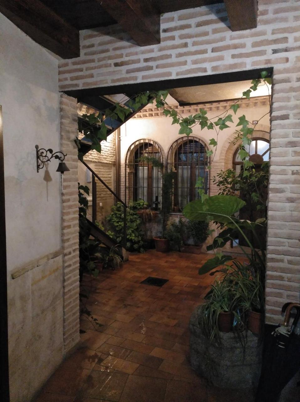 Apartamentos La Casa Del Grial Toledo Exterior foto